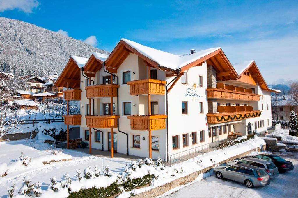 Hotel Falken Falzes Exterior photo